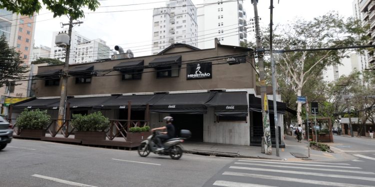 Bebida alterada: Justiça não garante direito de vítima e mantém privilégios, diz advogado