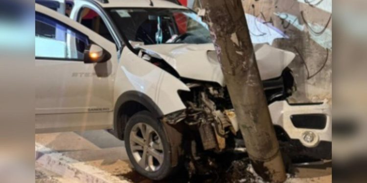Veja como ficou o carro do motorista vítima de tentativa de latrocínio