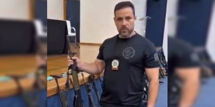 Veja os fuzis internacionais apreendidos em megaoperação contra o CV