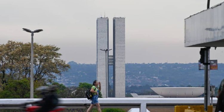 Chuva vai continuar no DF? Veja a previsão do tempo para esta segunda