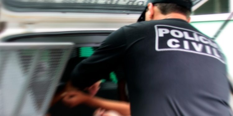 Dono de distribuidora abusa de homem com deficiência e oferece R$ 10