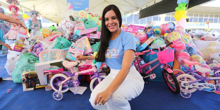 Primeira-dama do DF promove Dia D da campanha Vem Brincar Comigo