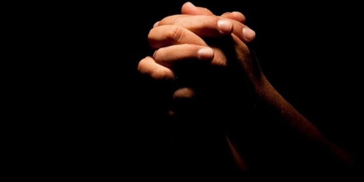 Pastor obrigava filhas a lerem a Bíblia com ele após estuprá-las