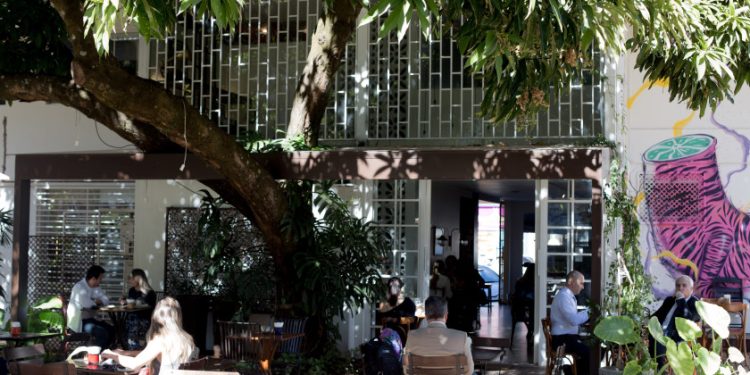 MP aciona Ernesto Cafés por uso irregular de área pública na Asa Sul