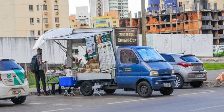 CLDF aprova PL que estabelece regras para fiscalização de ambulantes