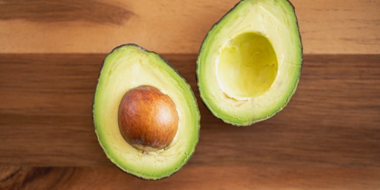 4 dicas para incluir abacate na rotina e ter refeições mais saudáveis