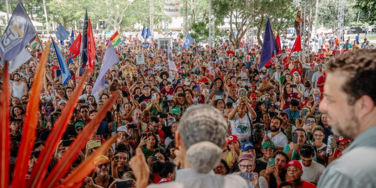 Cúpula dos Povos reúne 20 mil e apresenta agenda popular para a COP30