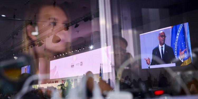 Lobistas de empresas de combustíveis fósseis batem recorde na COP30