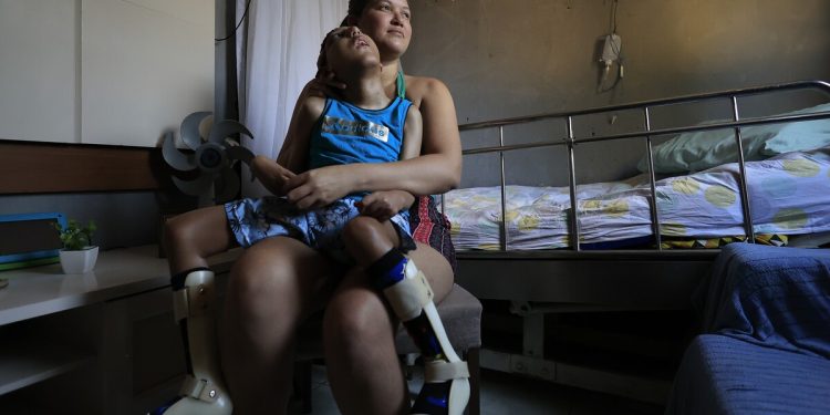 Zika: 10 anos depois, mães lutam por sobrevivência e país vive a incerteza de novos surtos