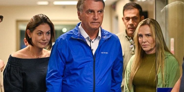 Celina posta foto com Bolsonaro e diz que “última palavra é de Deus”