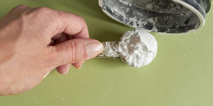 3 benefícios da creatina para quem não treina, segundo nutricionista