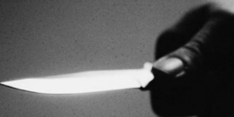 Jovem de 19 anos tenta esfaquear policial e morre após ser baleado