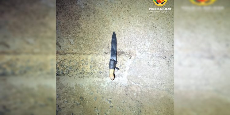 Homem é agredido e preso após roubar celular de mulher em Ceilândia