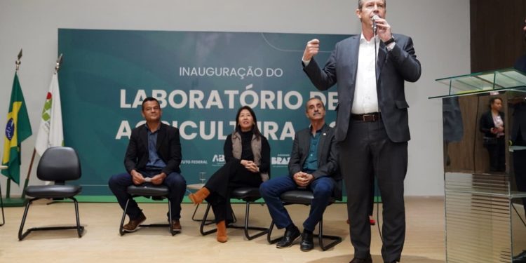 ABDI e IFB entregam laboratório de agricultura inédito no Centro-Oeste