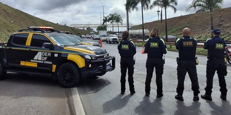 Motoristas são autuados em blitz de fim de ano. Entenda a operação