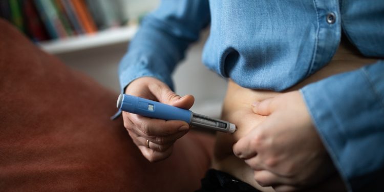 Canetas emagrecedoras podem reduzir efeito do botox, aponta estudo