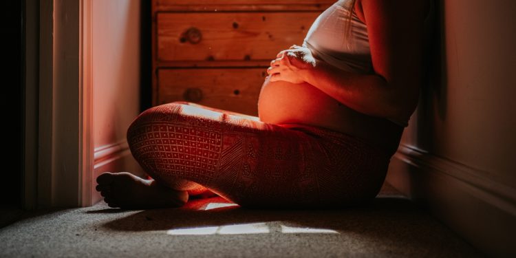 Clima e ansiedade ambiental têm afetado decisão de ter filhos. Entenda