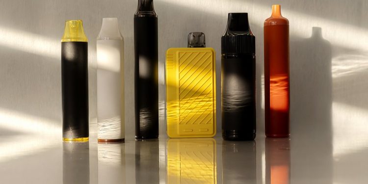 OMS cobra regulação para cigarros eletrônicos e produtos de nicotina