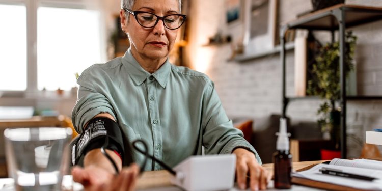 Controle da hipertensão e outros 4 fatores prolonga a vida em 14 anos