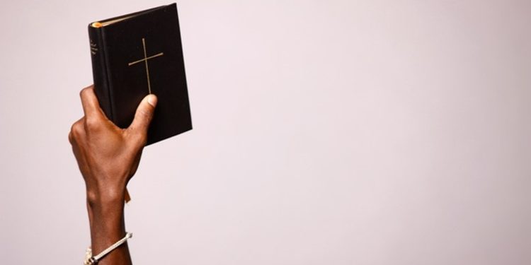 CLDF aprova projeto que declara a Bíblia patrimônio cultural do DF