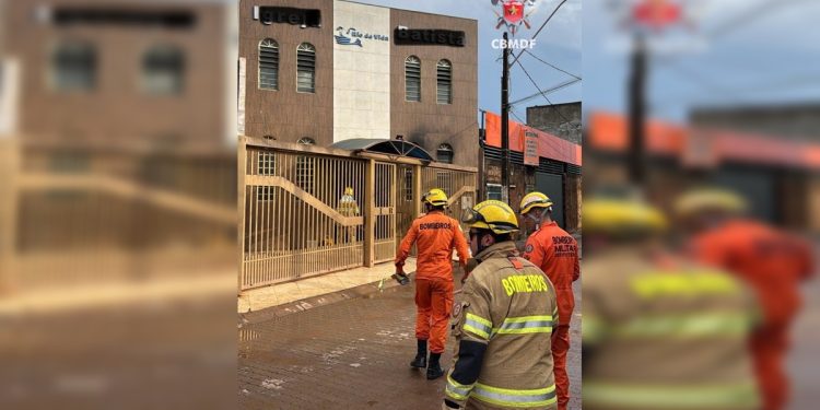 Igreja evangélica pega fogo na Cidade Estrutural