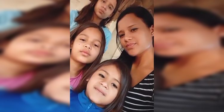 Mãe que perdeu 3 filhas em incêndio tenta marcar psiquiatra há 1 ano