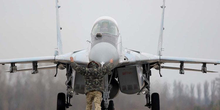 FAB abre processo sem concurso com 112 vagas para sargentos no DF