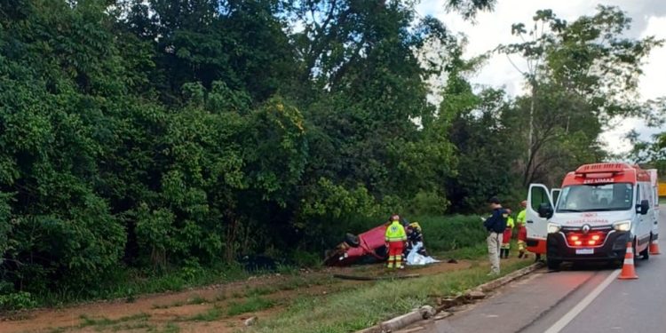 Jovem de 19 anos morre após motorista bêbado e sem CNH capotar o carro