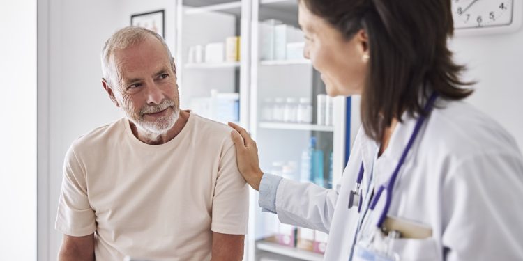 Por que os homens ainda vivem menos e como mudar esse cenário?