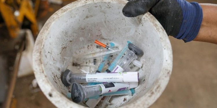 Mais de 1 tonelada de canetas emagrecedoras são recolhidas no DF