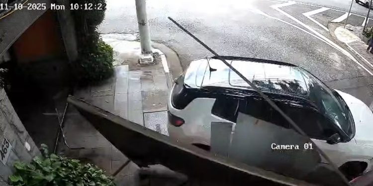 Antes de destruir portão de motel, mulher curtia “after” com 3 amigas