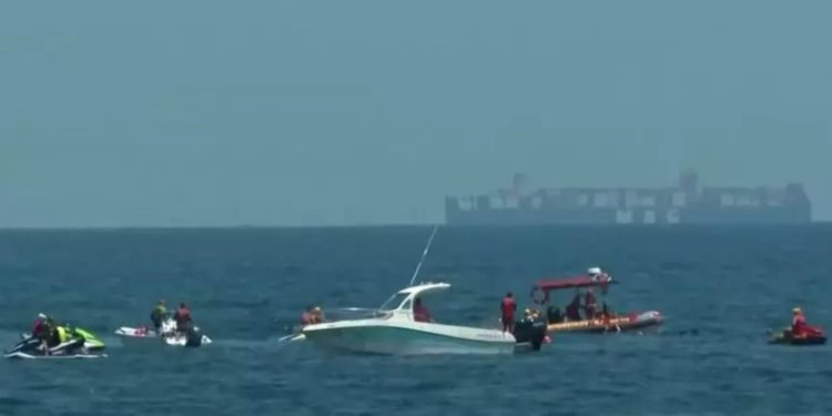 Câmera flagra momento exato da queda de avião no mar de Copacabana
