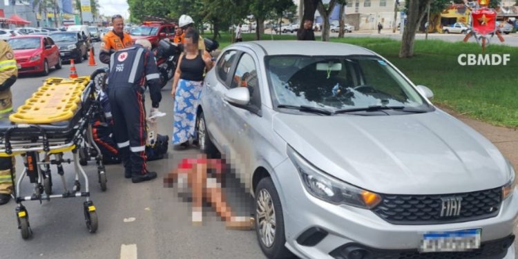 Mulher é atropelada por moto em via de Taguatinga e levada a hospital