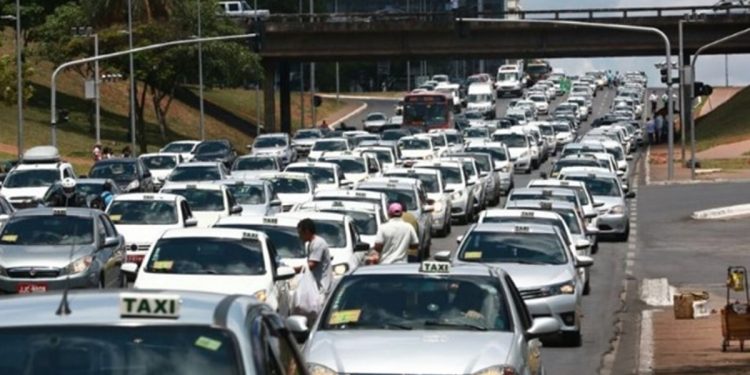 Corrida pelo bilhão! Mais de 600 taxistas fazem bolão da Mega-Sena