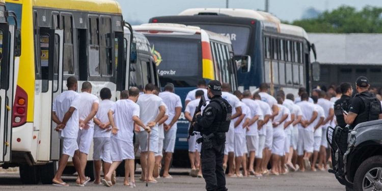 Último saidão do ano libera 1.689 presos no Distrito Federal