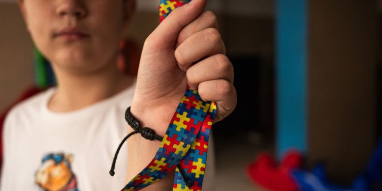 Mesmo após decisão judicial, Unimed Ferj não cumpre reembolso por tratamento de autismo