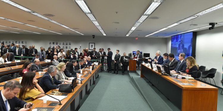 PEC da segurança não tira autonomia dos estados, dizem analistas após fala de governadores