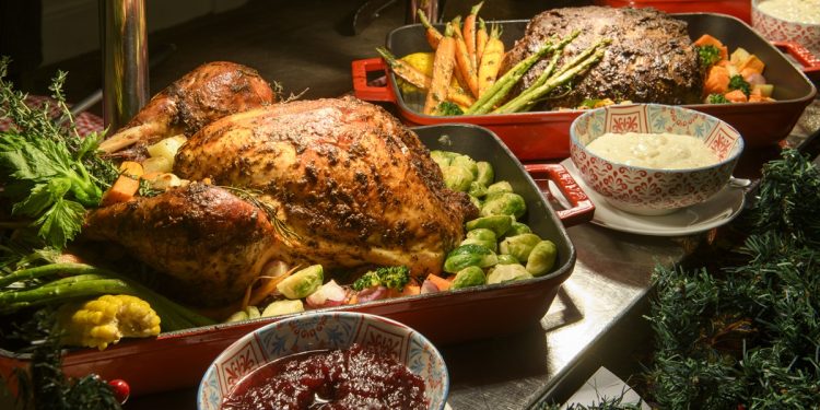 Nutri dá 6 dicas para aproveitar as confraternizações com saúde