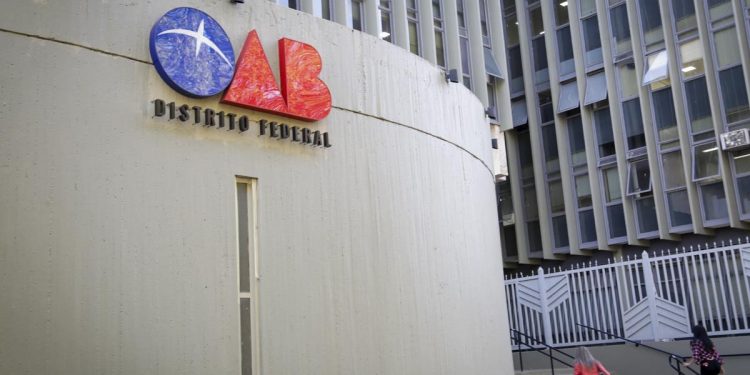 OAB-DF pede suspensão de imposto mínimo sobre dividendos de advogados