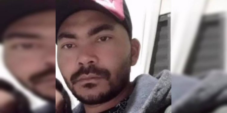 Vinho, camisinhas e fuga: tio ligou para amigo após matar sobrinha