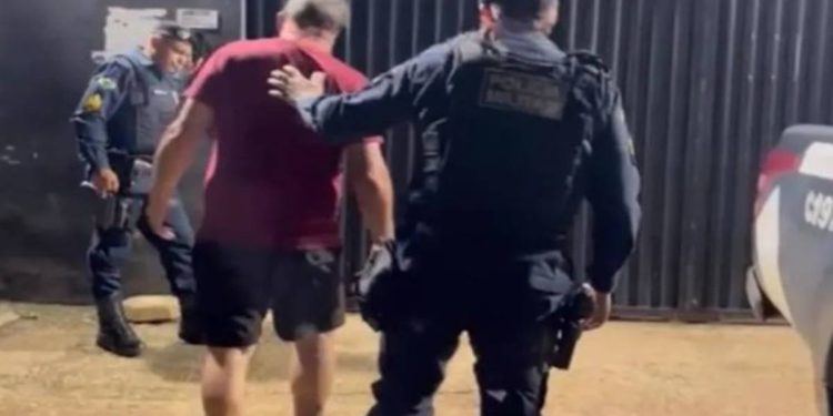 Homem é preso após levar para motel adolescente que vendia balas