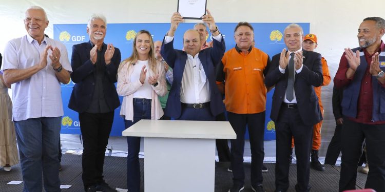 Ibaneis lança obra de pavimentação na região da Rota do Cavalo