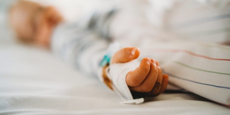 Menina de 9 anos é atropelada e levada a hospital no DF