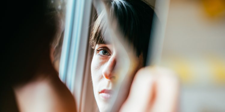 Expressões faciais podem revelar tendência à depressão, diz estudo