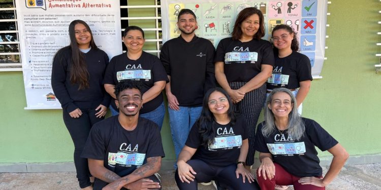 Projeto leva comunicação alternativa para crianças autistas no DF