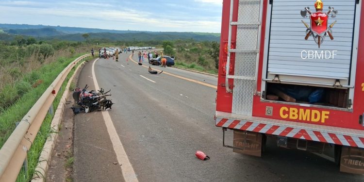 Motociclista morre após ser atingido por carro em São Sebastião