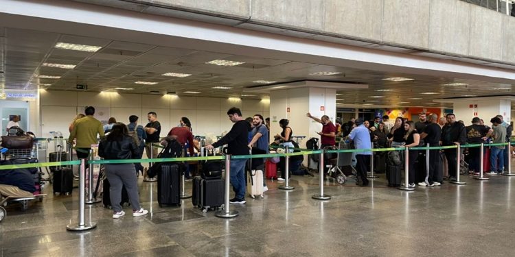 Mãe corre risco de perder o casamento do filho devido a voo cancelado