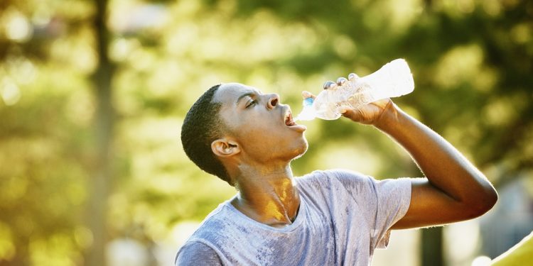 Veja 4 recomendações para treinar no calor com segurança e eficiência