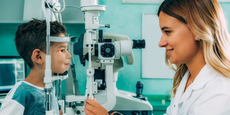 Cegueira infantil pode ser evitada com diagnóstico rápido. Veja sinais