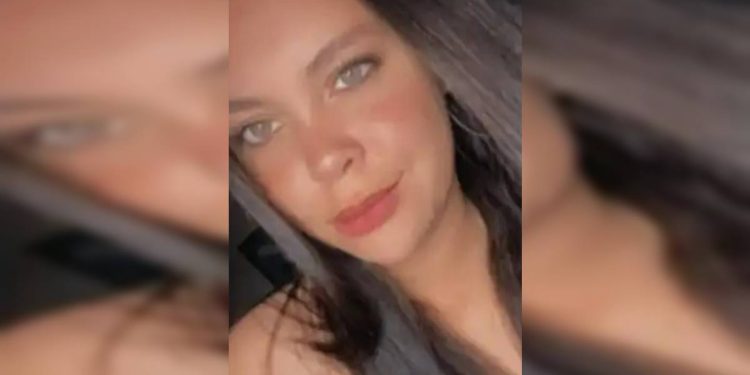 Quem era a jovem morta por ex com mais de 20 facadas na porta de casa